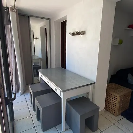 Entier T2 Climatisé, Parking Gratuit, Jardin, * Sanary-sur-Mer