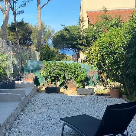 Entier T2 Climatisé, Parking Gratuit, Jardin, Sanary-sur-Mer
